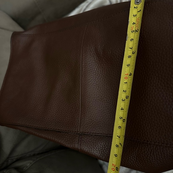 VINCE CAMUTO Evona Leather Tote In Dark Mahogany Smooth Nappa - Picture 13 of 13